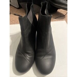 TOMS Kelsey black Wedge Ankle Boot Bootie Leather/Suede Womens 9.5